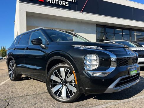 New 2026 Mitsubishi Outlander SEL image 2