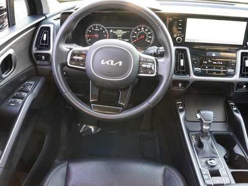 Certified 2023 Kia Sorento X-Line EX AWD/4WD image 20