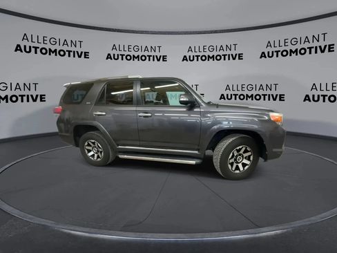 Used 2010 Toyota 4Runner SR5 AWD/4WD image 4