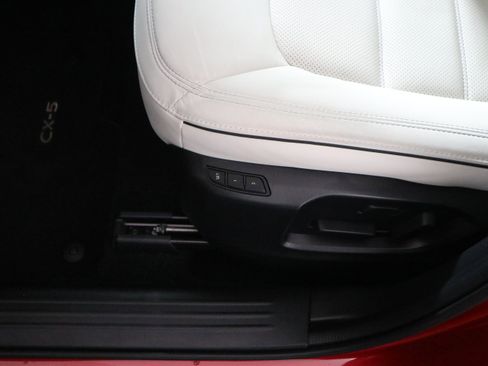 Used 2025 MAZDA CX-5 AWD 2.5 S w/ Preferred Package image 21