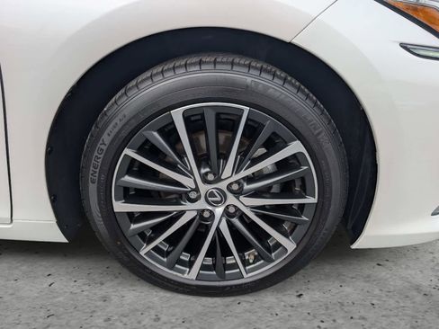 Used 2024 Lexus ES 350 w/ Premium Package image 7
