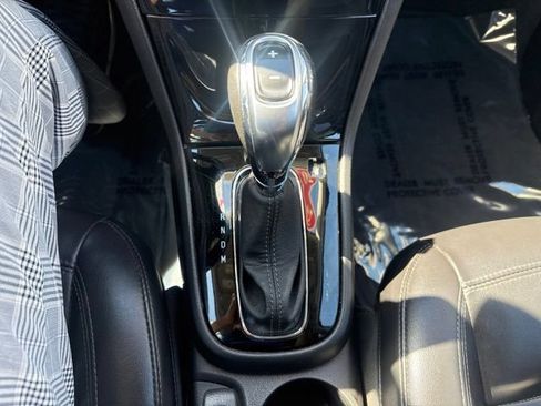 Used 2020 Buick Encore Essence FWD image 18