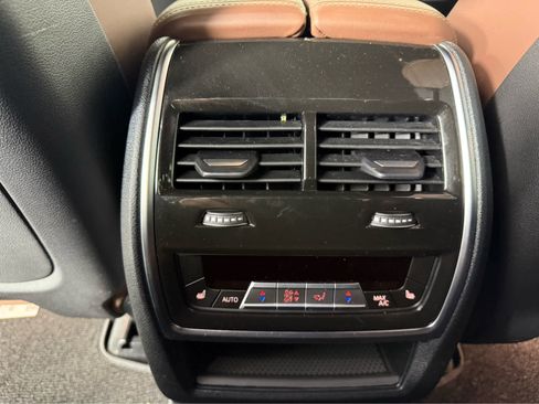 Certified 2024 BMW X7 xDrive40i w/ M Sport Package image 18