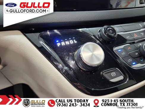 Used 2023 Chrysler Voyager LX FWD image 27