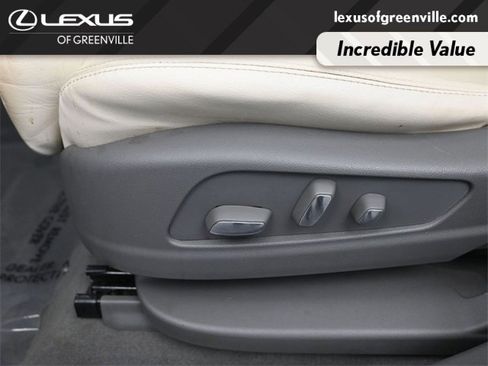 Used 2017 Cadillac XT5 Luxury w/ Driver Awareness Package image 22