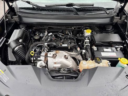Used 2019 Jeep Cherokee Limited w/ Technology Group AWD/4WD image 11