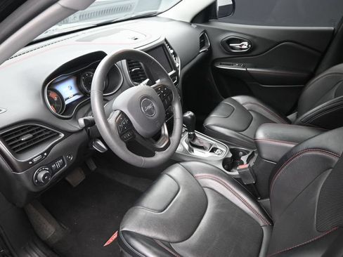 Used 2022 Jeep Cherokee Trailhawk w/ Premium Leather Package AWD/4WD image 20