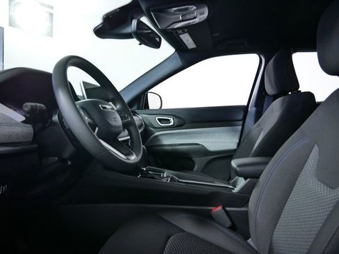 Used 2024 Jeep Compass Sport image 28