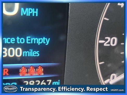 Used 2024 Toyota Corolla Cross L image 33