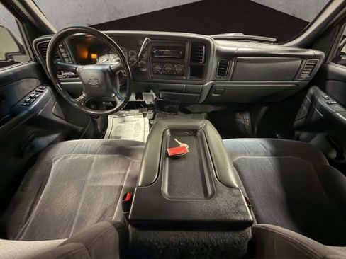 Used 2001 Chevrolet Silverado 2500 LS AWD/4WD image 2