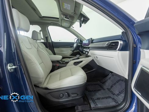 Used 2025 Kia Telluride SX w/ SX Captain's Chair Package AWD/4WD image 43