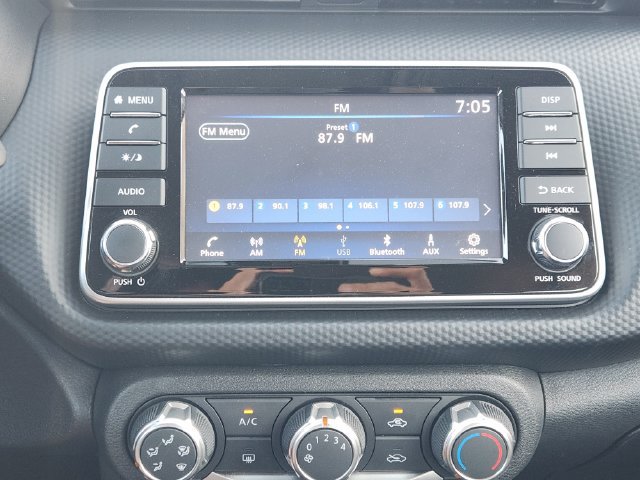 Used 2025 Nissan Kicks Play S FWD image 5