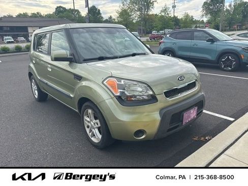 Used 2010 Kia Soul + FWD image 3