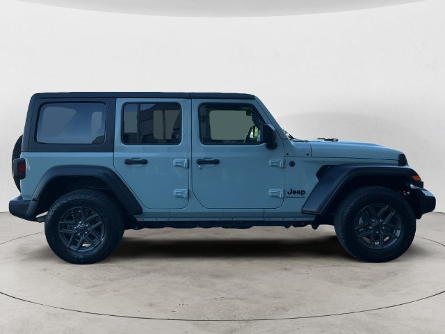 Used 2024 Jeep Wrangler Unlimited Sport AWD/4WD image 4
