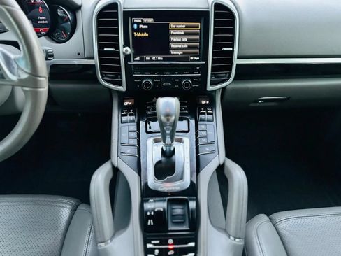 Used 2013 Porsche Cayenne AWD/4WD image 9