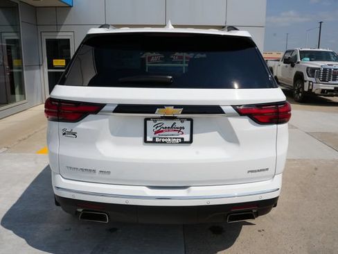 Used 2023 Chevrolet Traverse Premier AWD/4WD image 38