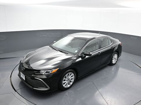 Certified 2023 Toyota Camry LE image 33