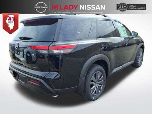 New 2026 Nissan Pathfinder SV image 7