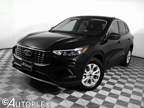 Used 2023 Ford Escape Active image 1