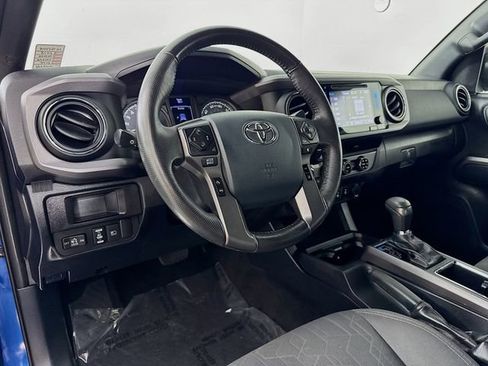 Used 2018 Toyota Tacoma TRD Off-Road image 11
