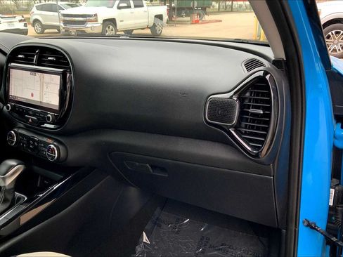 Used 2023 Kia Soul GT-Line FWD image 19