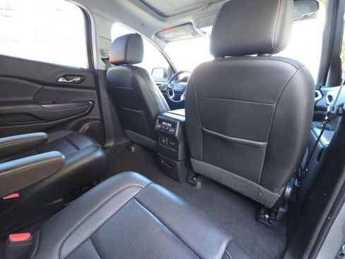 Used 2020 GMC Acadia SLT image 16