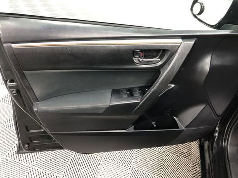 Used 2016 Toyota Corolla LE image 12