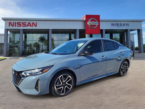 Certified 2025 Nissan Sentra SR w/ SR Premium Package image 9