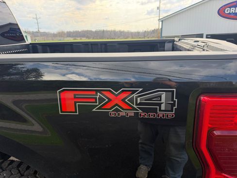 Used 2021 Ford F250 XLT w/ XLT Premium Package image 16