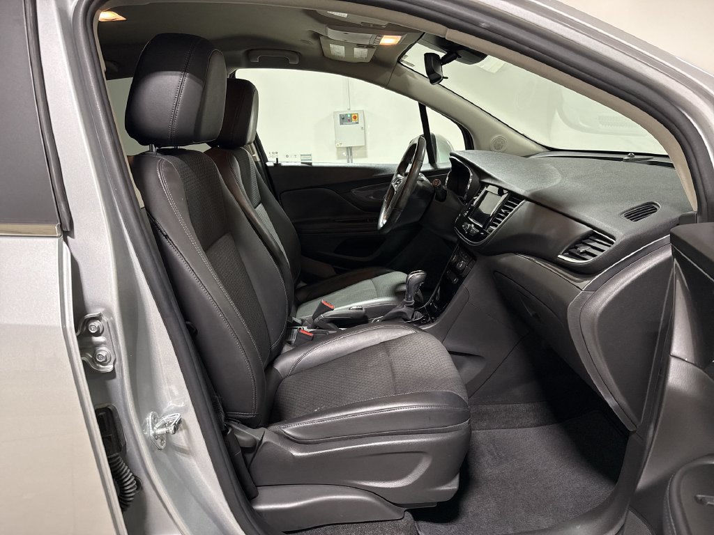 Used 2022 Buick Encore Preferred w/ Safety Package AWD/4WD image 21