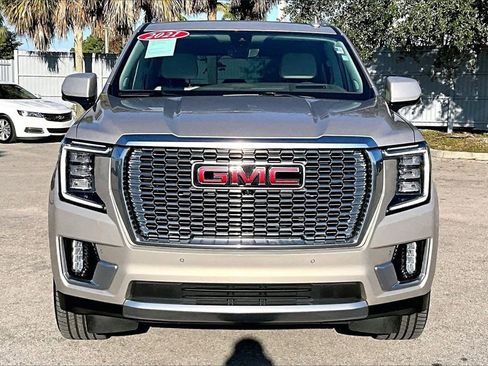 Used 2021 GMC Yukon Denali w/ Denali Premium Package image 10