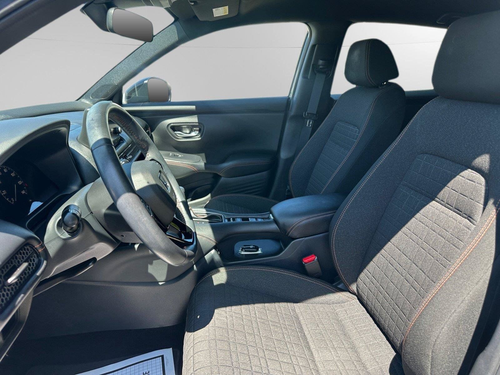 Certified 2025 Honda HR-V Sport image 11