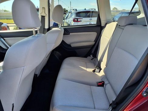 Used 2017 Subaru Forester 2.5i Premium image 5