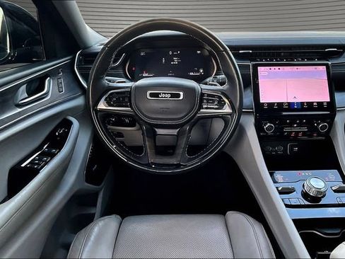 Used 2022 Jeep Grand Cherokee Overland w/ Adv Protech Group III AWD/4WD image 8