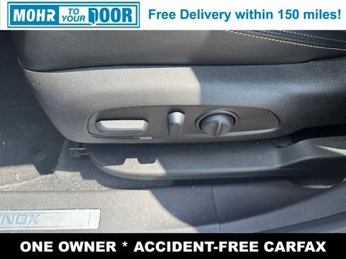 Used 2024 Chevrolet Equinox Premier FWD image 17