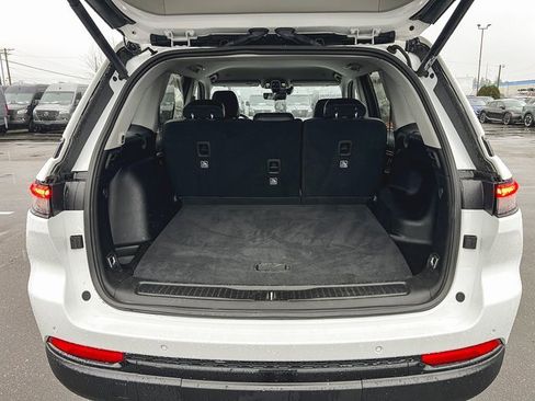 Used 2023 Jeep Grand Cherokee Limited w/ Luxury Tech Group II image 9