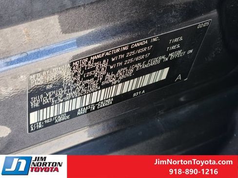 Used 2025 Toyota RAV4 XLE FWD image 33