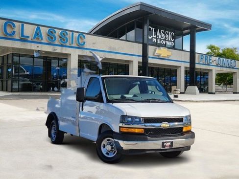 Used 2025 Chevrolet Express 3500 w/ Power Convenience Package image 2