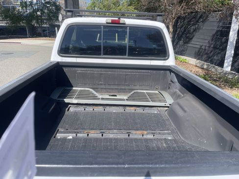 Used 2006 Ford F350 Lariat image 14