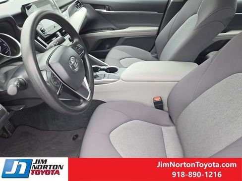 Used 2024 Toyota Camry LE w/ Convenience Package FWD image 15