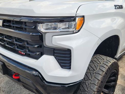 Used 2024 Chevrolet Silverado 1500 LT Trail Boss w/ Convenience Package II image 6