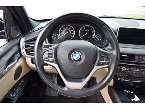 Used 2017 BMW X5 xDrive40e image 10