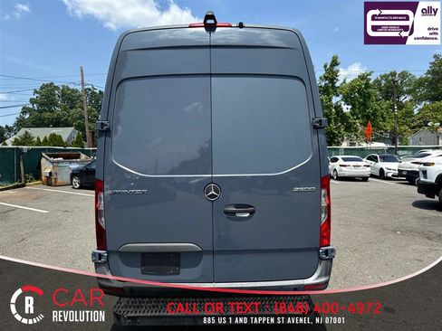 Used 2019 Mercedes-Benz Sprinter 170 image 2