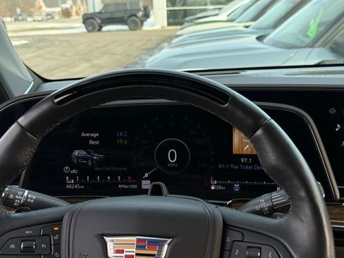 Used 2023 Cadillac Escalade Sport Platinum w/ LPO, ONYX Package image 11