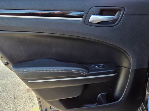 Used 2020 Chrysler 300 S image 31