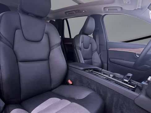 Used 2023 Volvo XC90 B5 Plus w/ Protection Package Premier AWD/4WD image 18