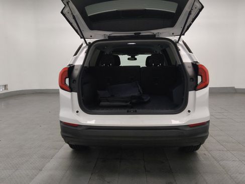 Used 2020 GMC Terrain SLE FWD image 29