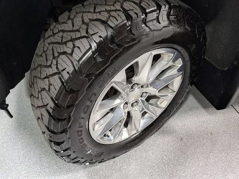Used 2019 Chevrolet Silverado 1500 LTZ w/ LTZ Plus Package AWD/4WD image 9