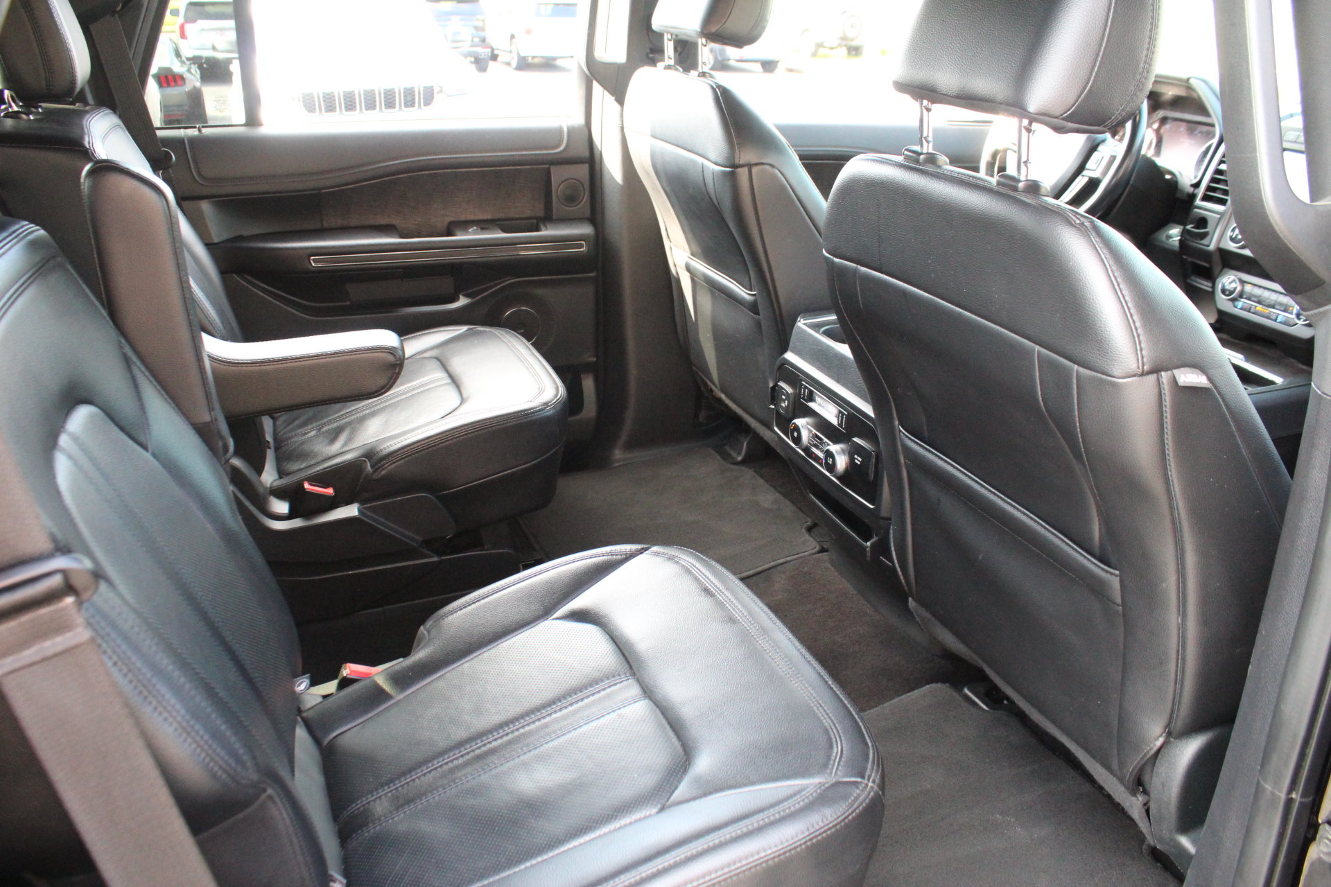 Used 2021 Ford Expedition Limited AWD/4WD image 30