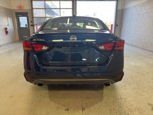 Used 2021 Nissan Altima 2.0 SR FWD image 7